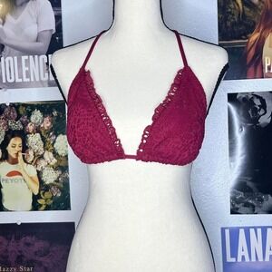 Mossimo Burgundy lace swimsuit top with adjustable straps and a cute lace